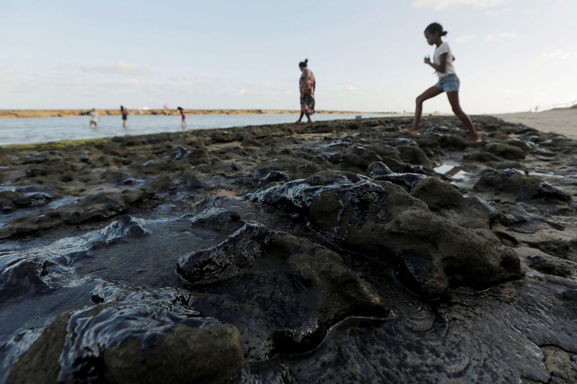 2019-10-08t224319z_95601330_rc1101698dc0_rtrmadp_3_brazil-environment-oil-bolsonaro