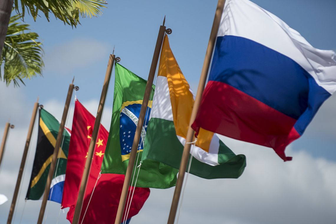 923609-brics_ (1)