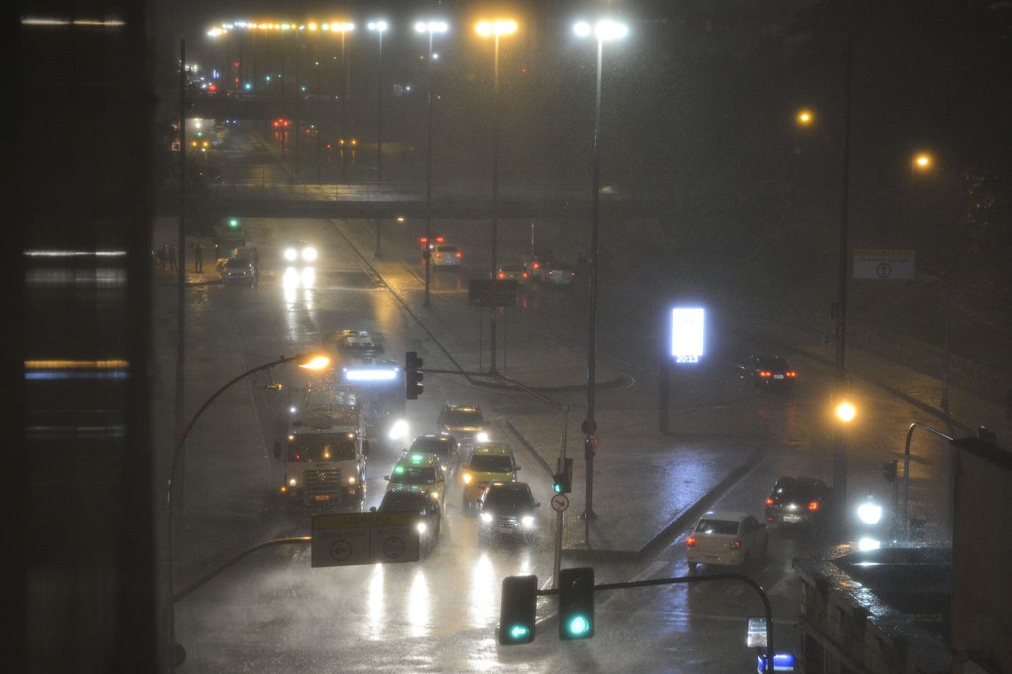 rio_chuva_abr_30012000087