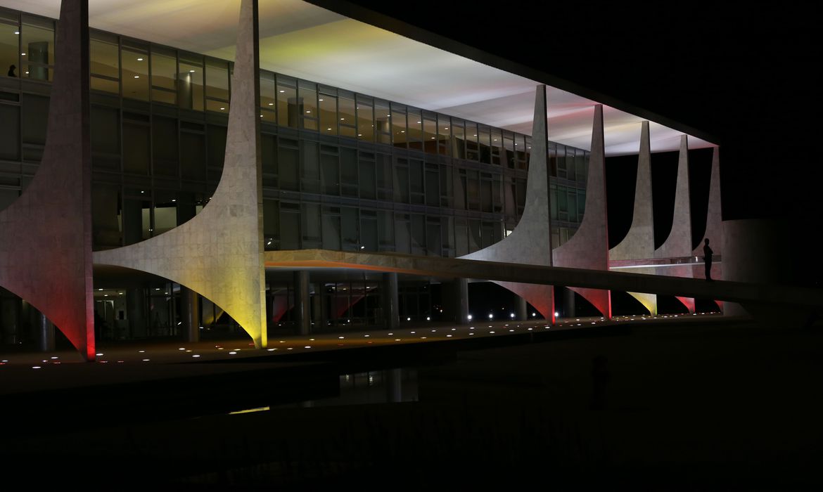 Palacio do planalto ilumundado