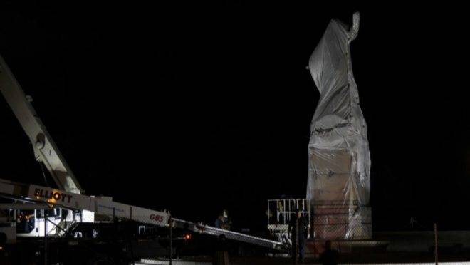 Columbus statues removed from Chicago parks