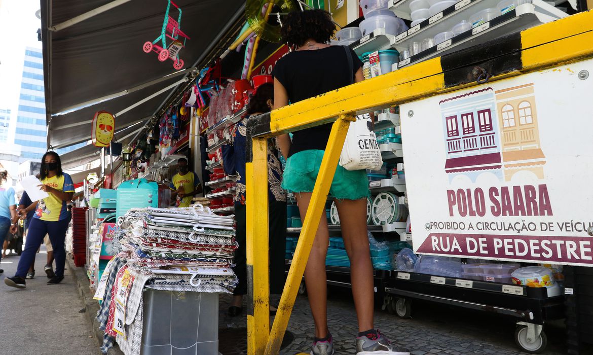 comercio_na_saara_reabre_no_rio_tnrgo_abr_0904216709