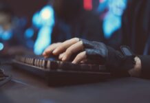 Olha o golpe: suposta vaga de emprego é usada como isca para atrair vítimas