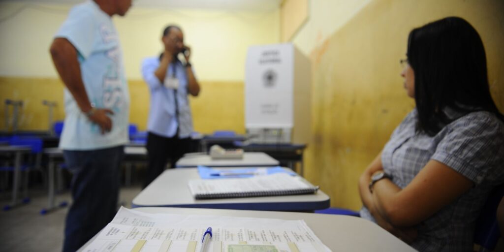 mesarios-podem-pedir-mudanca-de-secao-eleitoral-ate-sexta-feira-(30)
