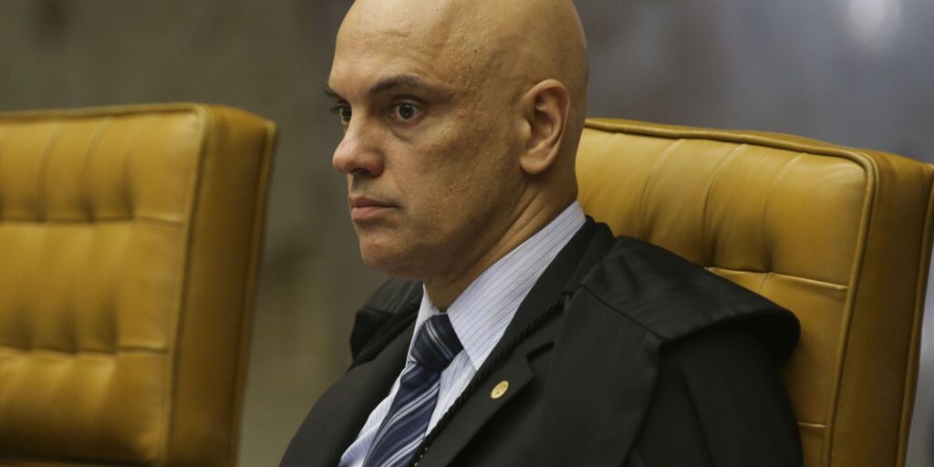 moraes-nega-devolucao-de-celular-apreendido-com-ex-assessor-do-tse