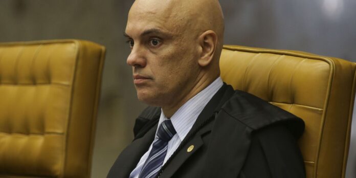 moraes-nega-devolucao-de-celular-apreendido-com-ex-assessor-do-tse
