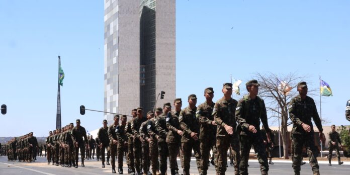 esplanada-dos-ministerios-recebe-ensaio-do-7-de-setembro-neste-sabado