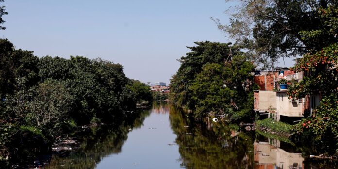 rio:-falta-de-saneamento-em-favelas-confirma-racismo-ambiental