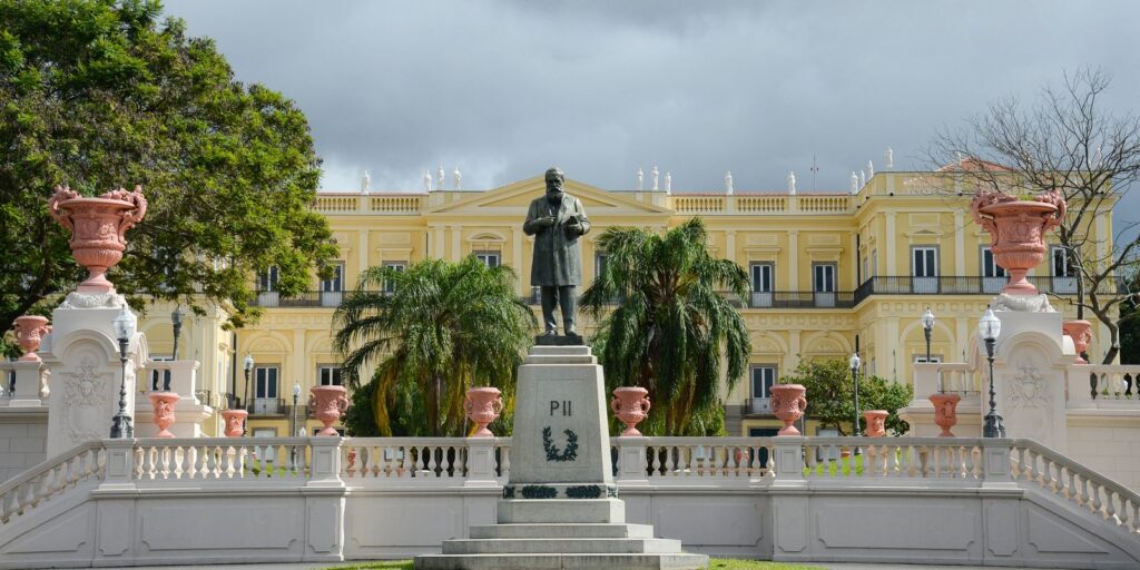 seis-anos-apos-incendio,-museu-nacional-faz-apelo-por-doacoes