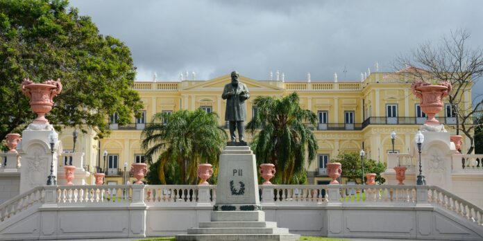seis-anos-apos-incendio,-museu-nacional-faz-apelo-por-doacoes