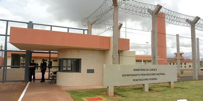 rio-transfere-mais-de-mil-detentos-entre-presidios-de-bangu