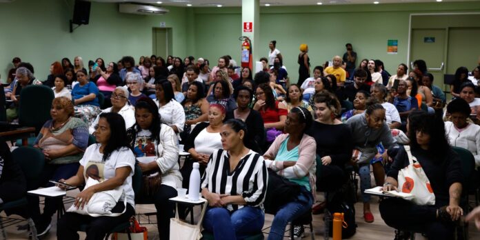 maes-de-jovens-mortos-pela-policia-viram-bolsistas-em-projeto-da-ufrj