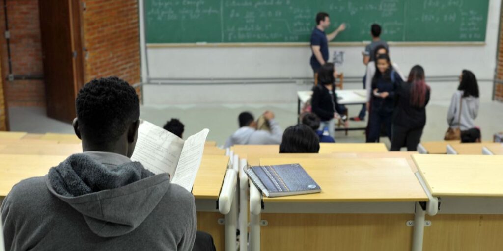 paises-da-ocde-reduzem-percentual-de-jovens-nem-nem