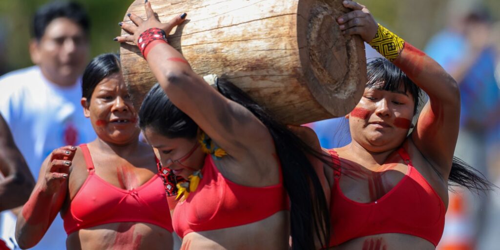 indigenas-fazem-corrida-de-toras-em-defesa-do-cerrado