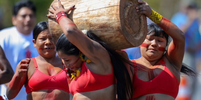 indigenas-fazem-corrida-de-toras-em-defesa-do-cerrado