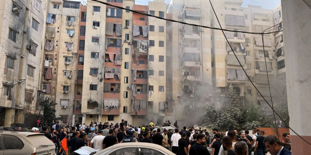 aterrorizadas,-familias-libanesas-fogem-de-bombardeios-israelenses