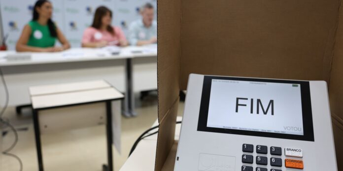 tse-realiza-cerimonia-para-verificar-integridade-do-sistema-eleitoral