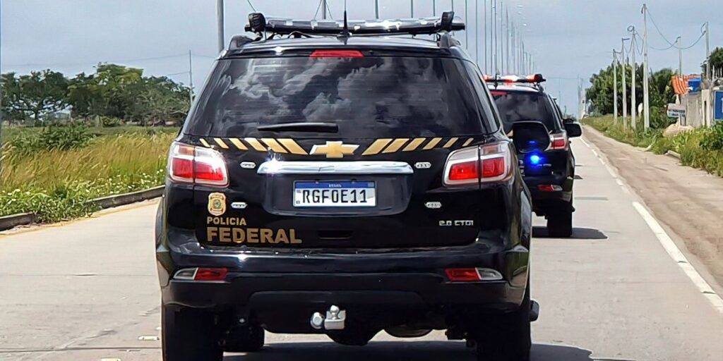 pf-investiga-grupo-que-movimentou-r$-1,4-bi-com-cigarros-falsificados