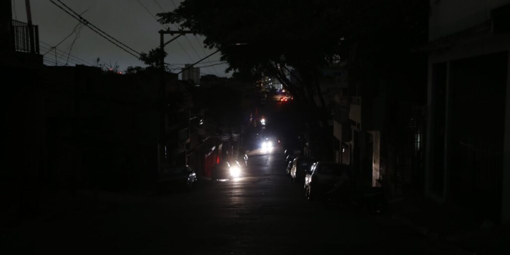 mais-de-530-mil-imoveis-continuam-sem-energia-eletrica-em-sao-paulo