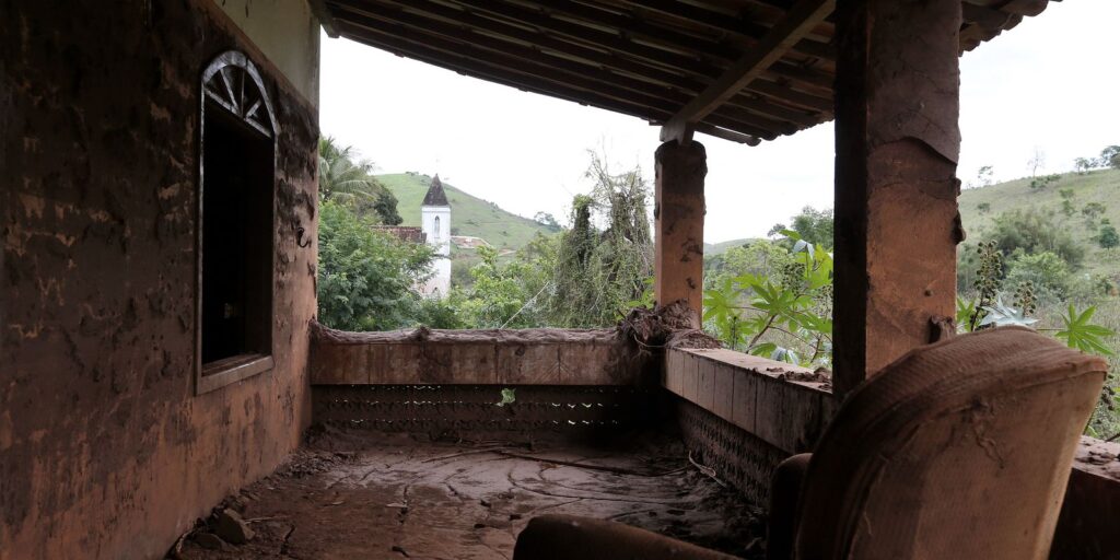 caso-mariana:-dino-proibe-municipios-de-pagar-advogados-no-exterior