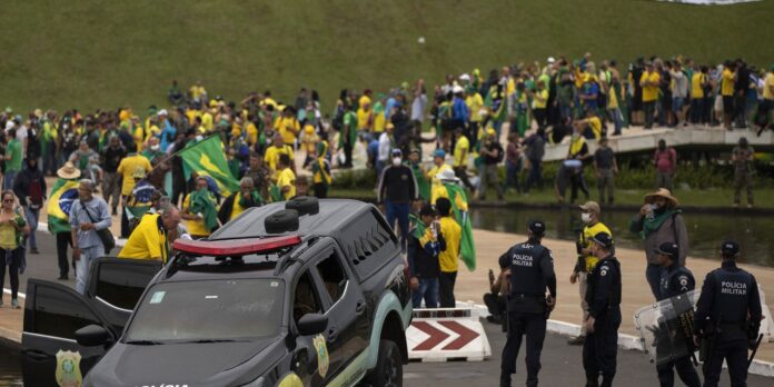 moraes-determina-extradicao-de-foragidos-do-8/1-que-estao-no-exterior