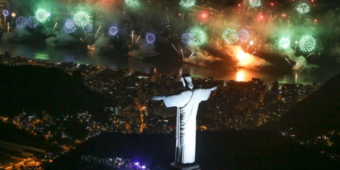 rio-anuncia-shows-de-caetano,-bethania,-anitta-e-ivete-no-reveillon
