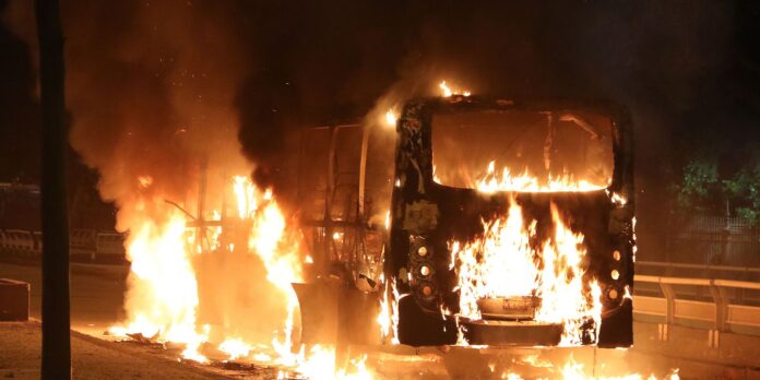 prejuizos-por-ataques-no-rio-equivalem-a-compra-de-100-onibus