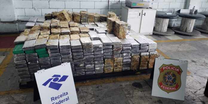 porto-de-santos:-receita-e-pf-fazem-maior-apreensao-de-cocaina-do-ano