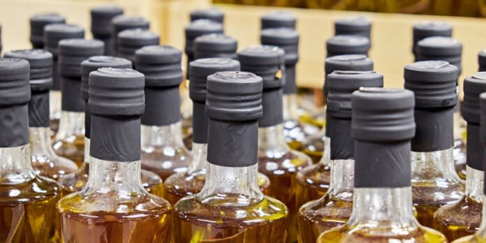 azeite-de-oliva:-29-marcas-ja-tiveram-a-venda-proibida-neste-ano