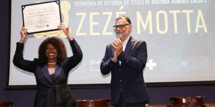 zeze-motta-recebe-titulo-de-doutora-honoris-causa-da-fiocruz
