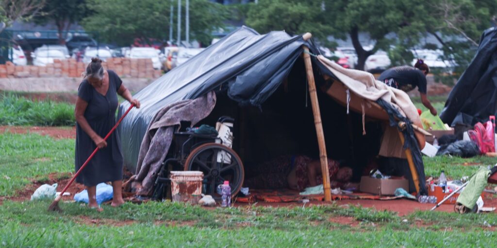 finados:-“saudade-e-pior-que-pobreza”,-diz-idosa-em-situacao-de-rua