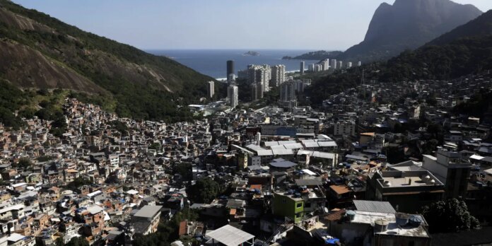 censo-revela-quais-sao-as-20-maiores-favelas-do-pais;-veja-a-lista