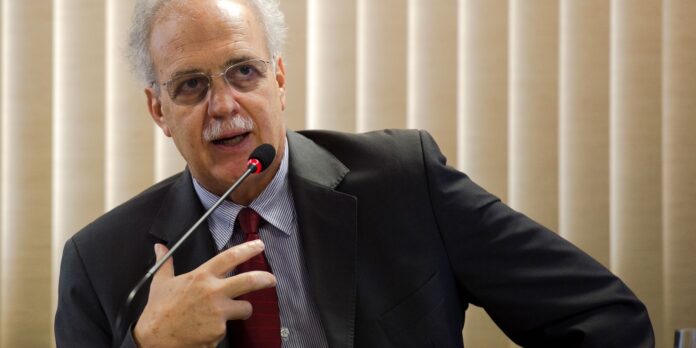 “estamos-a-caminho-de-um-suicidio-planetario”,-diz-climatologista