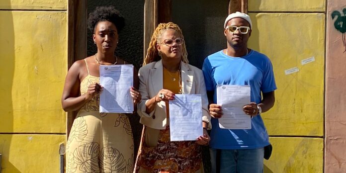 apos-4-meses,-casal-que-dancou-imitando-macaco-e-indiciado-por-racismo