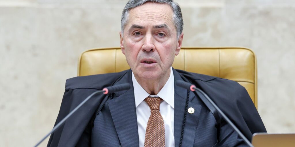 stf-esperou-congresso-decidir-responsabilidade-de-redes,-diz-barroso