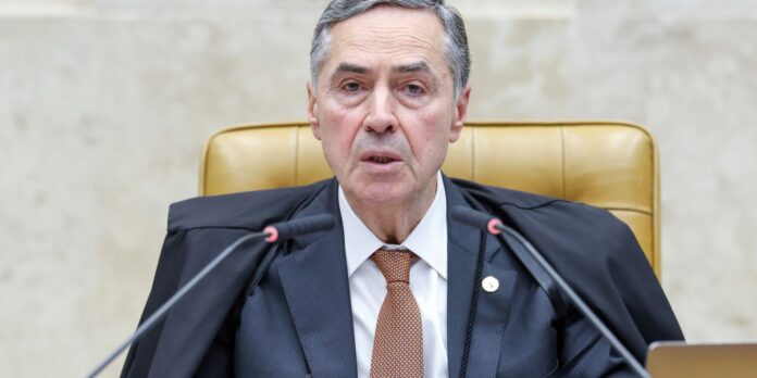 stf-esperou-congresso-decidir-responsabilidade-de-redes,-diz-barroso