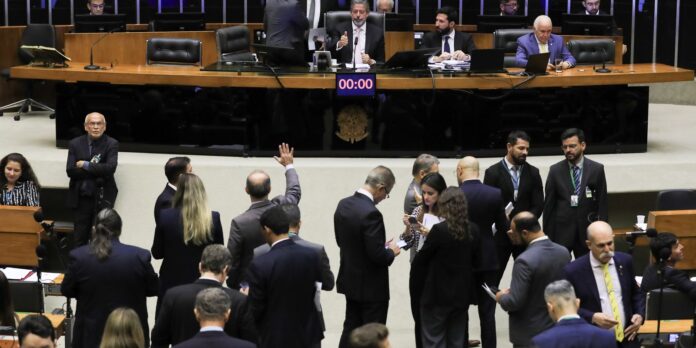 camara-aprova-urgencia-para-corte-de-gastos-e-governo-promete-negociar camara-aprova-urgencia-para-corte-de-gastos-e-governo-promete-negociar