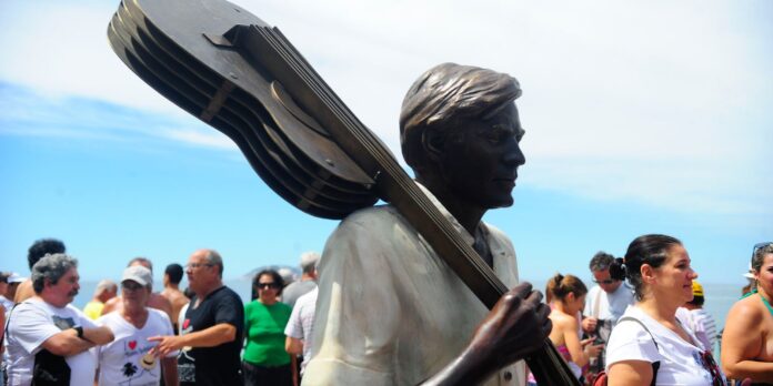 hoje-e-dia:-tom-jobim,-catulo-de-paula-e-dia-do-forro-sao-destaques
