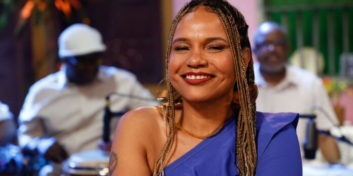 tv-brasil:-samba-na-gamboa-estreia-nova-temporada-com-teresa-cristina
