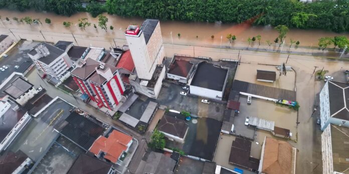 defesa-civil-alerta-para-risco-de-chuvas-intensas-em-santa-catarina