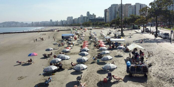 sp:-governo-recomenda-que-banhistas-evitem-mar-por-24-horas-apos-chuva