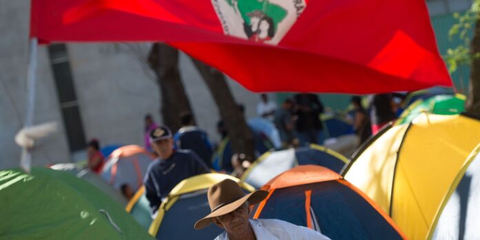 duas-pessoas-sao-mortas-e-seis-feridas-em-ataque-a-assentamento-do-mst