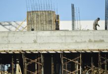Relatório analisado pelo TCU identifica 15 obras com indícios de irregularidade grave