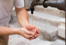 Estudo do Ipea aponta custo por pessoa para universalizar água e esgoto no Brasil