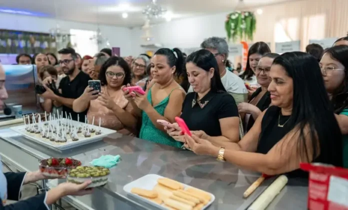 2o-Desafio-Acucarado-tera-programacao-com-aulas-shows-ao-vivo-palestras-e-uma-competicao-divertida-entre-confeiteiros_p12063_cover_image_resized