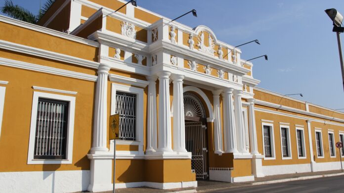 fachada-arsenal-de-dia