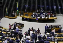 Sem acordo, Câmara empurra votação da PEC da Segurança para 2026