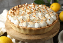 Torta de limão com merengue