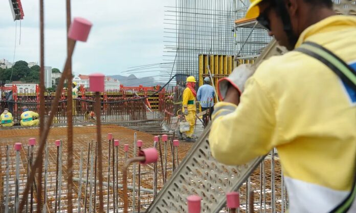 construcao_civil_obras_canteiro_de_obras_construcao_trabalhadores190220142534_0.jpg (1)