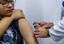 Ministério da Saúde amplia prazo de resgate vacinal contra o HPV para jovens de 15 a 19 anos até 2026